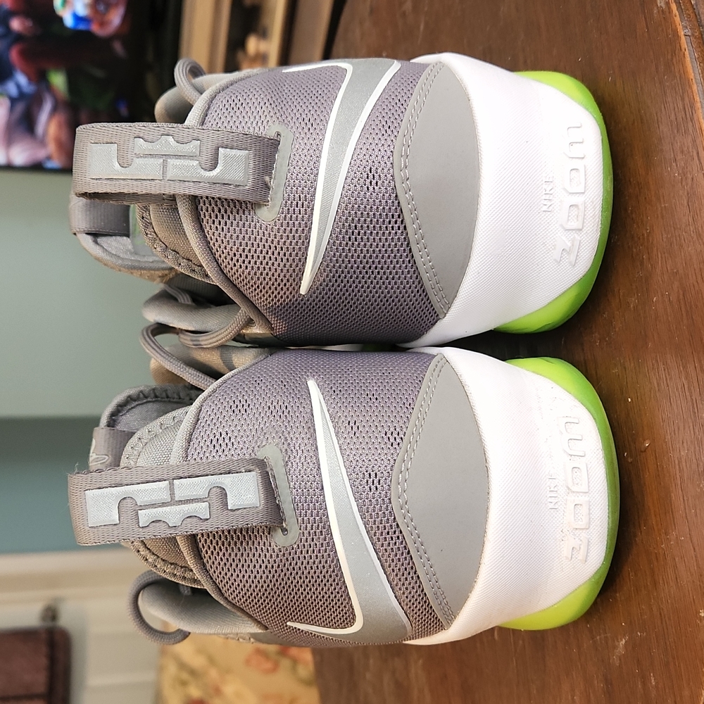 size 14 nike lebron shoes